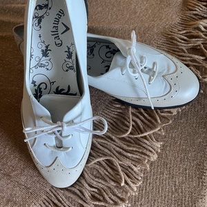 White size 7 Calloway NWOT golf shoes